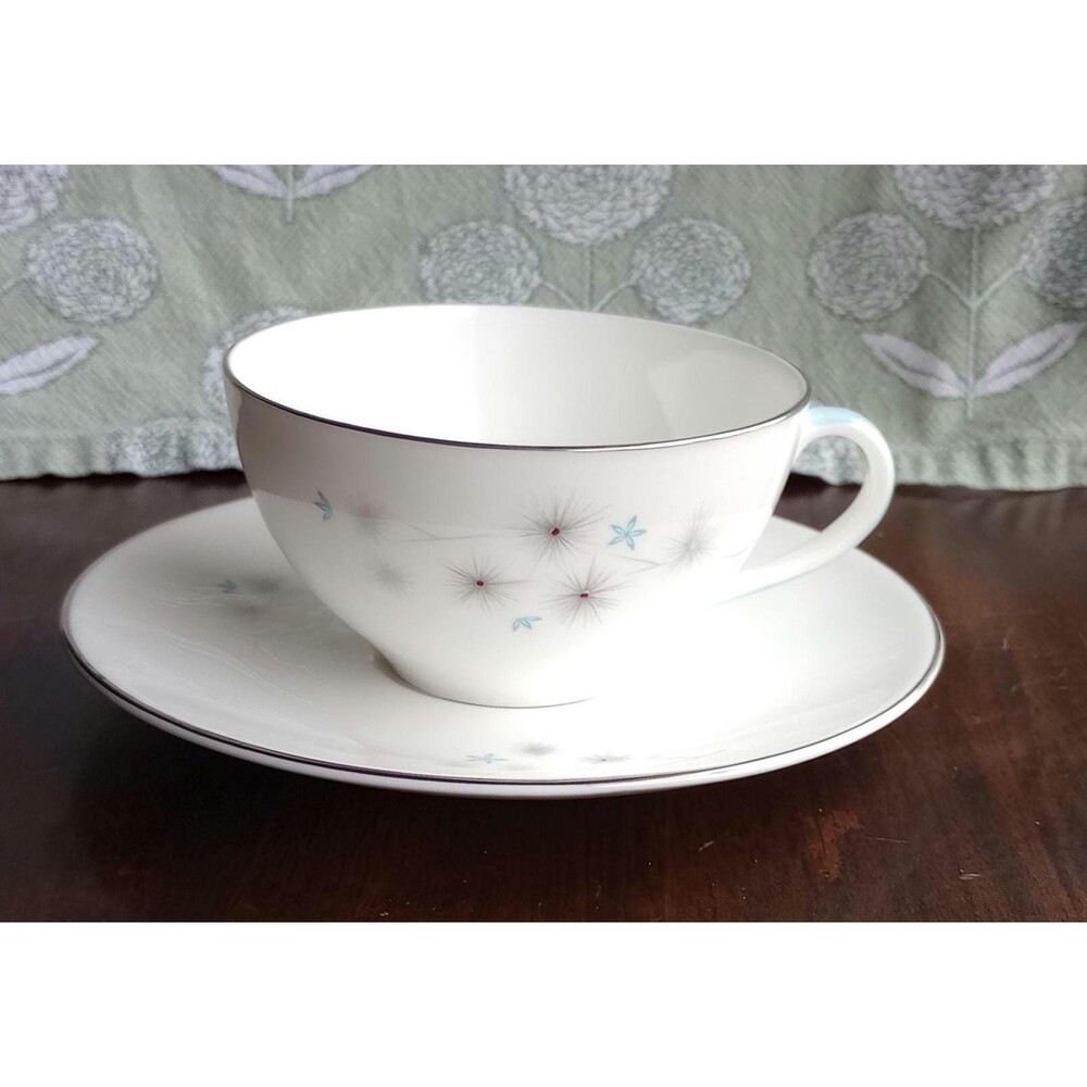 Royal Doulton Thistledown Tea Cup and Saucer | Chipped Saucer